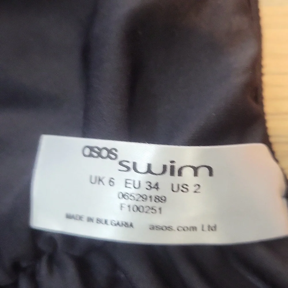 ASOS Black Red Strappy Hook & Eye Triangle Bikini Top & Back Seam String Bottom - Picture 10 of 14